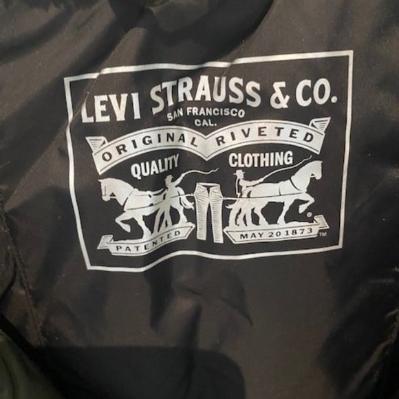 NEW Levi's Puffer Coat - Picture 5 of 6